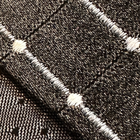 Geoffrey Beene Silk Tie 56 1/4 x 3 3/4” Black with Dots - Picture 9 of 11